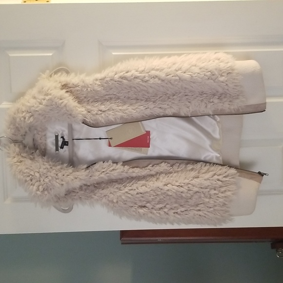 Johnston & Murphy Faux Fur Vest - Picture 3 of 7